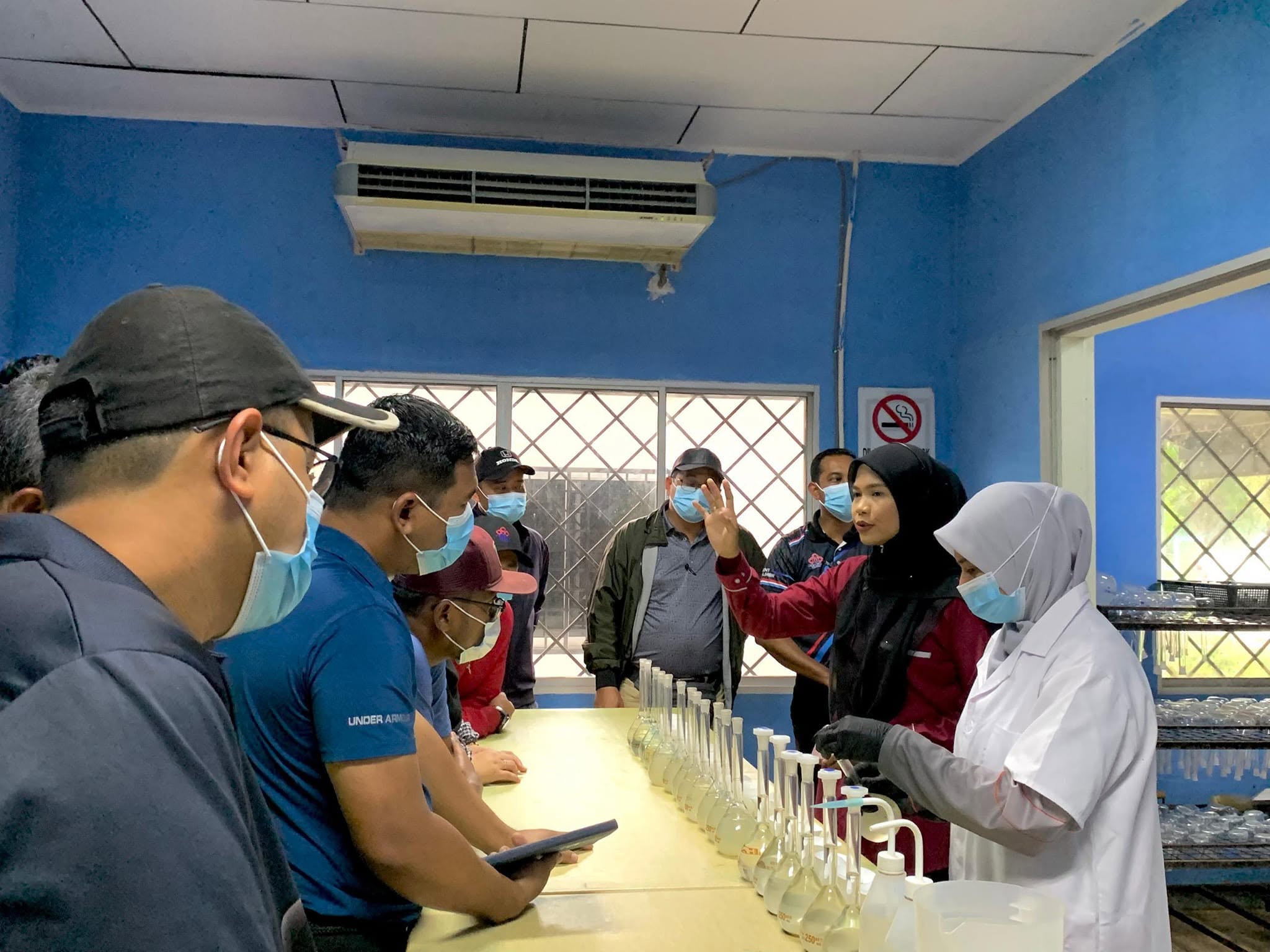 Imej Makmal Kimia Pertanian 03